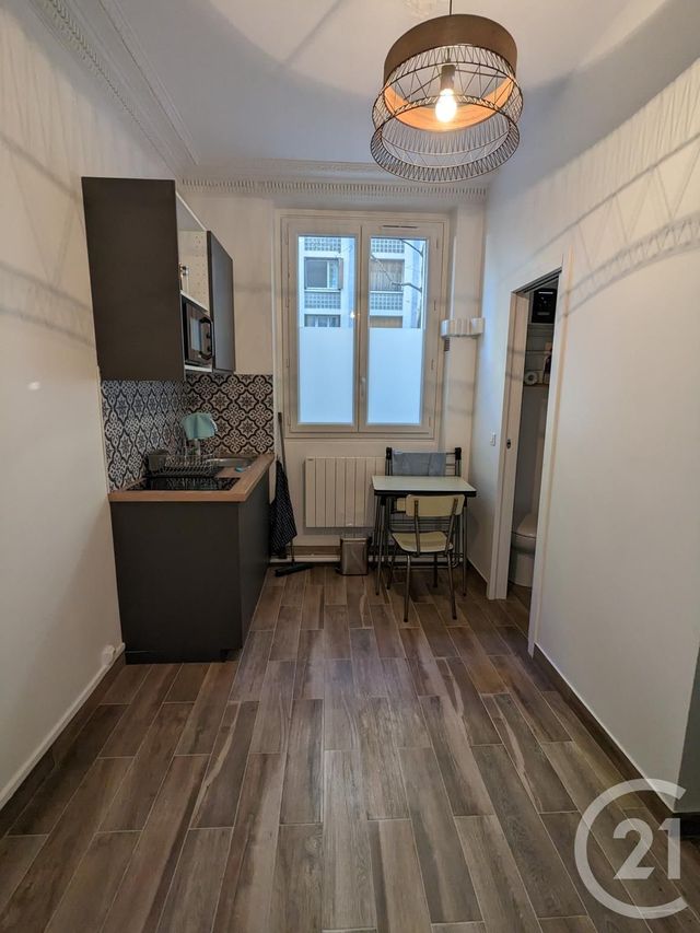 Appartement Studio à louer - 1 pièce - 11.35 m2 - PARIS - 75019 - ILE-DE-FRANCE - Century 21 République