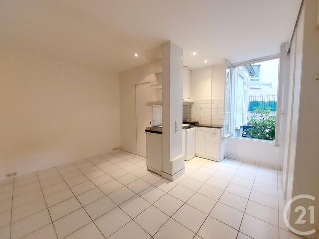 Appartement Studio à louer - 1 pièce - 19.4 m2 - PARIS - 75013 - ILE-DE-FRANCE - Century 21 République